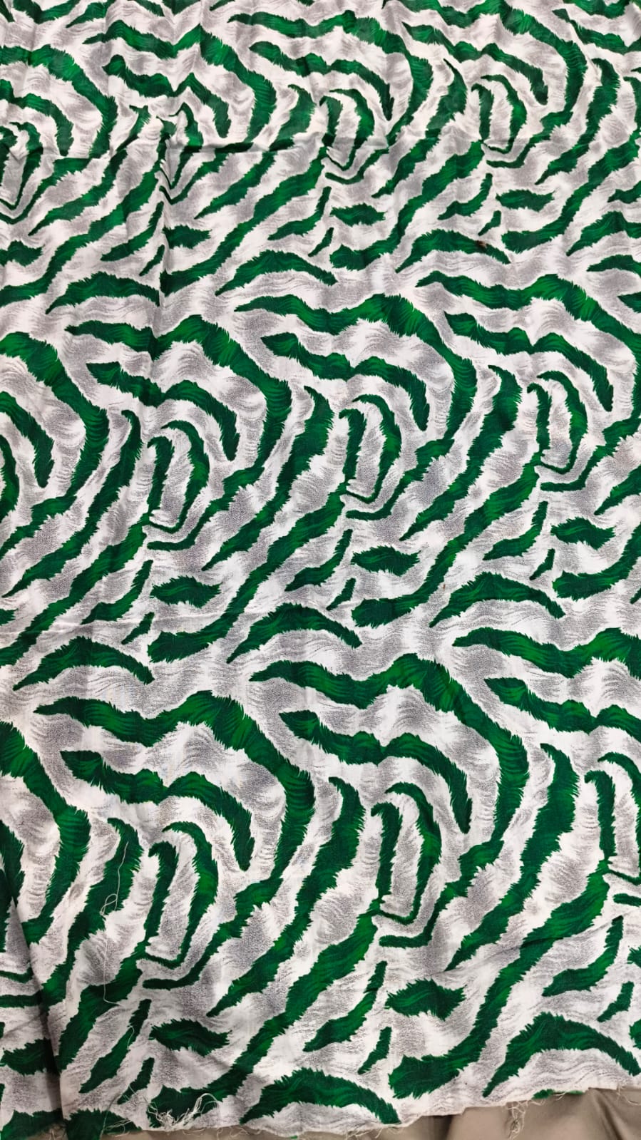 14 August Special White & Green Ladies Cut Piece – Pakistan Independence Day Collection