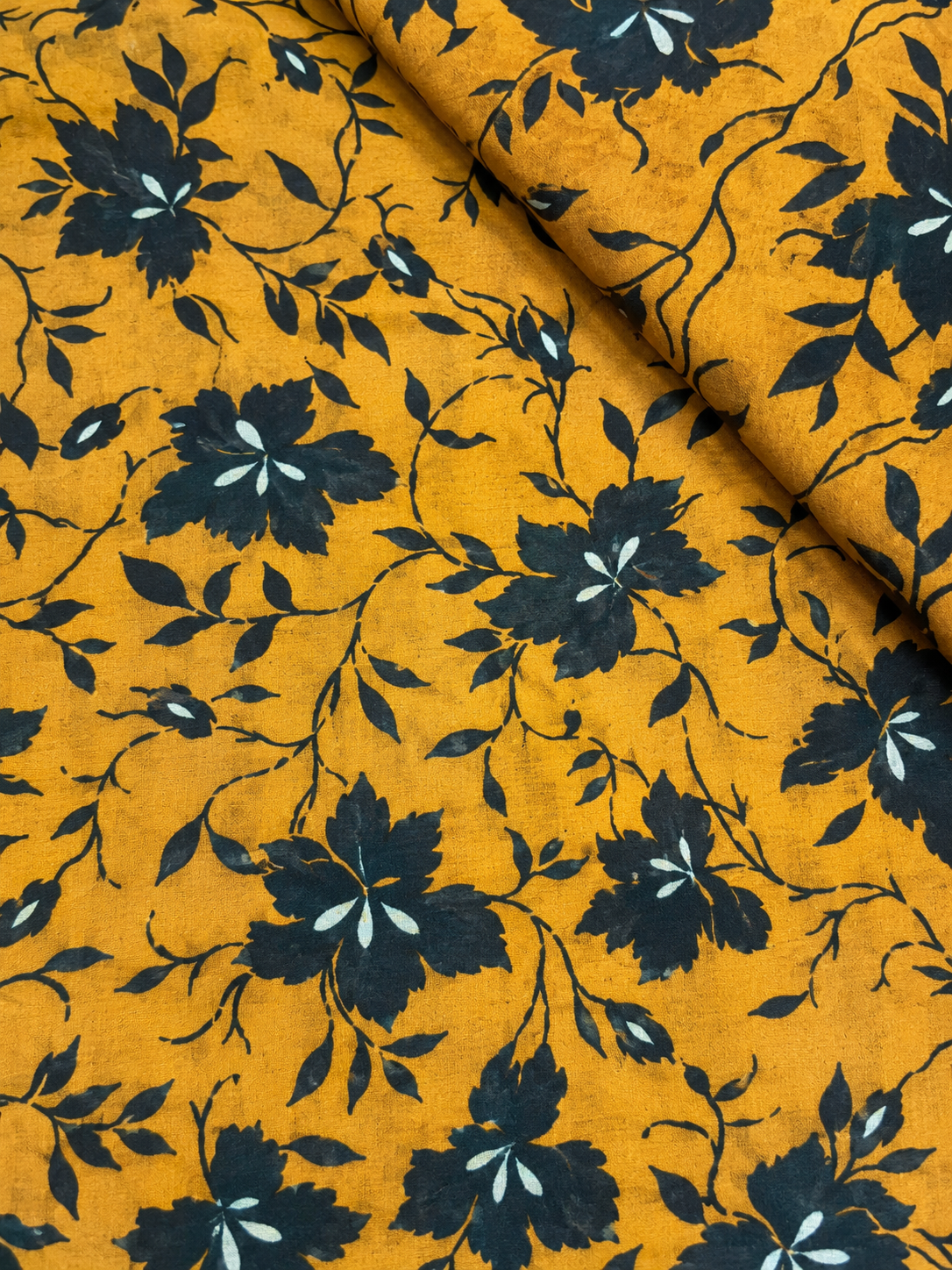 Premium Printed Lawn Fabric  | Soft Summer Lawn | Ittehad Cut Piece